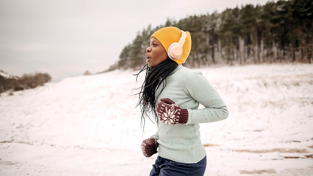 Best winter fitness apparel to keep you warm through outdoor
